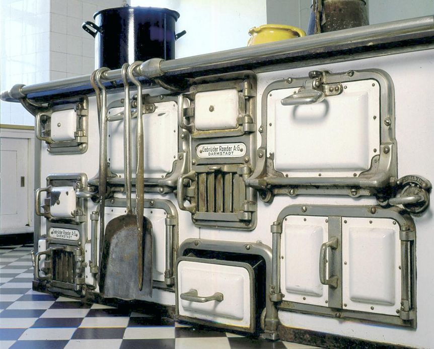 Image: Staatliche Schlösser und Gärten Baden-Württemberg, Ortsverwaltung Bebenhausen Oven in the palace kitchen of Bebenhausen Palace